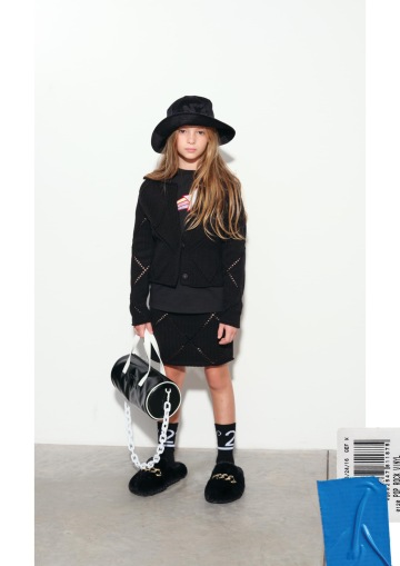 Muž v oblečení Barboure